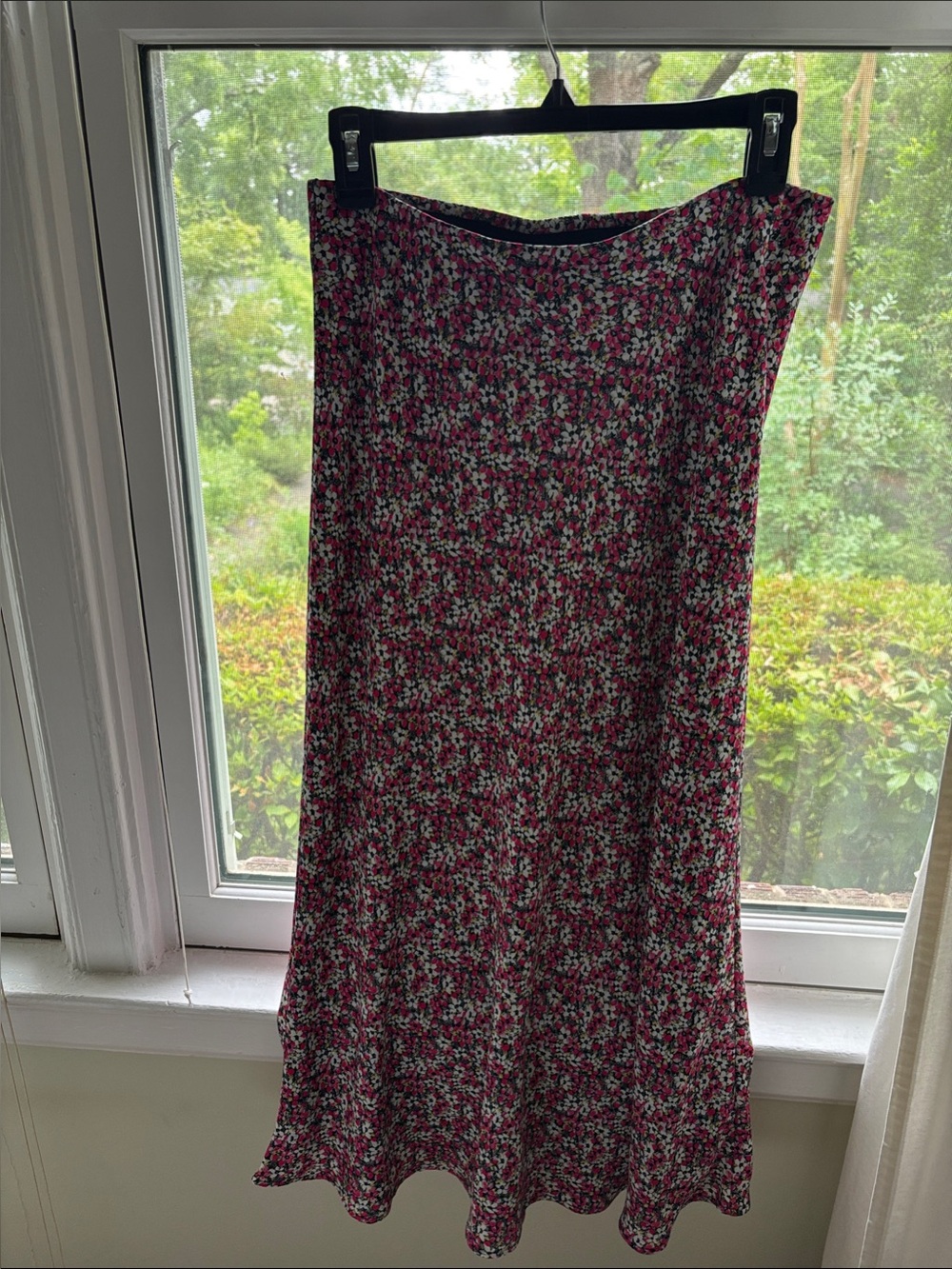 Gorgeous Banana Republic Silky Pink Red Floral Midi Skirt